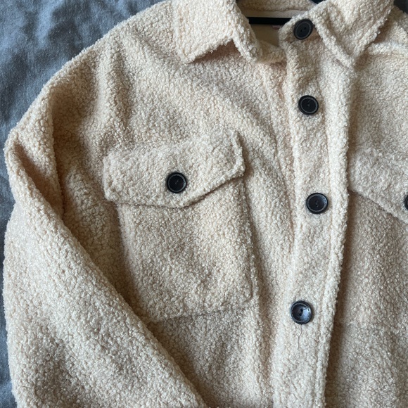 Never worn! Sherpa shacket with pockets size S - Picture 2 of 2